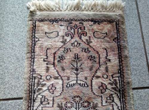 HAND WOVEN PERSIAN RUG