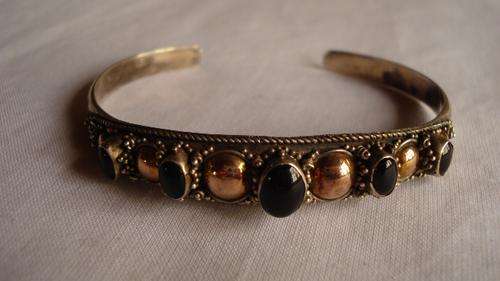 VINTAGE STERLING SILVER BANGLE WITH FILLIGREE DESIGN