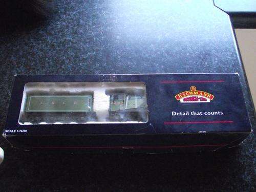 BACHMANN 4482 GOLDEN EAGLE LNER DONCASTER GREEN S/C