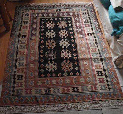 BEAUTIFUL LARGE VINTAGE HAND WOVEN KILIM CARPET