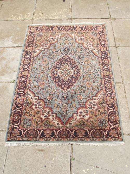 BEAUTIFUL VINTAGE HAND WOVEN PERSIAN CARPET, AMAZING!!!
