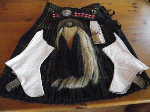 CAPE TOWN HIGHLANDERS GORDON KILT - SPORRAN - GLENGARRY+ BADGE -SPATTIES  & FROG