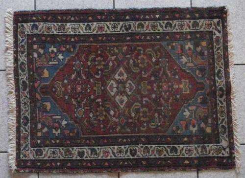 STUNNING VINTAGE HANDMADE PERSIAN CARPET