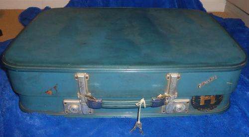 Revelation, Made in England, Large "Silverline" Vintage Suitcase with Keys - POSTAGE R80