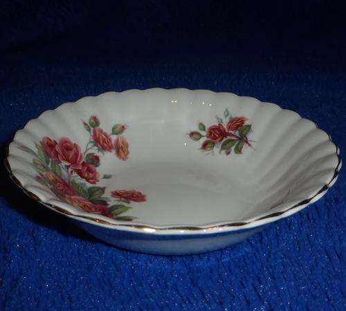 ROYAL ALBERT "Centennial Rose" 6x Dessert Bowls
