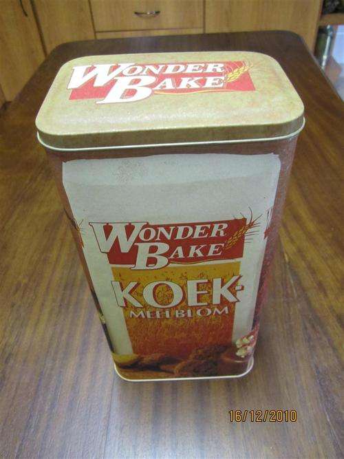 EMPTY WONDERBAKE CAKE FLOUR TIN