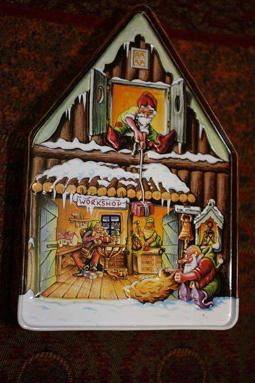 FESTIVE SWEET TIN