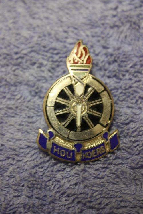 VOORTREKKER AFRIKAANS SCOUTS CAP BADGE