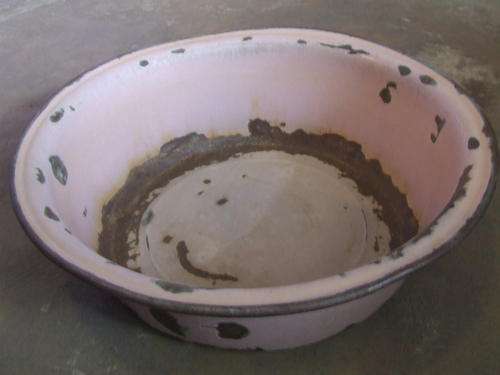 pink enamel basin