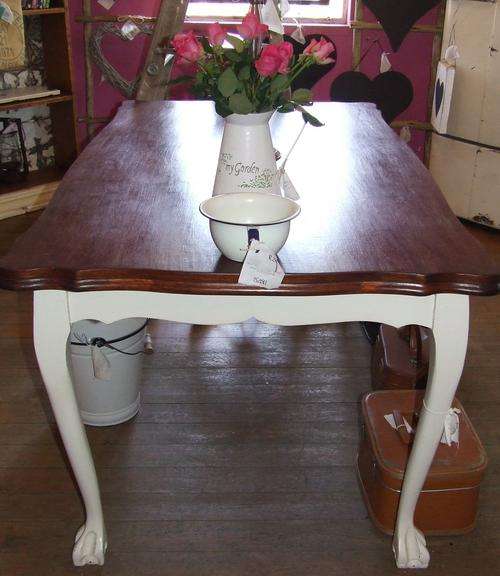 ball and claw table