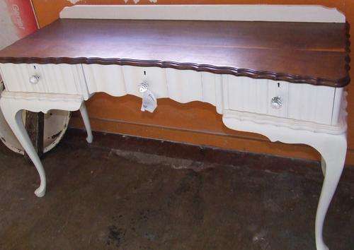 dressing table