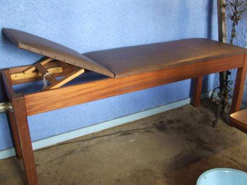 Massage bed