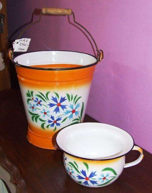 calling enamel lovers! dont miss this gorgeous bucket and potty