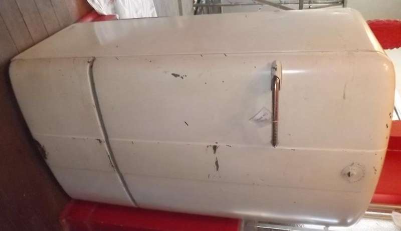 kelvinator fridge casing (no motor)