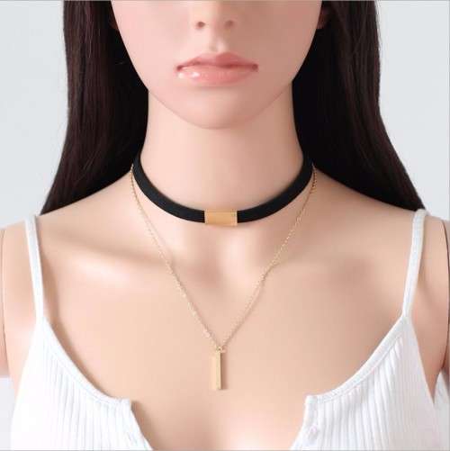 double layered gold plated necklace with velvet