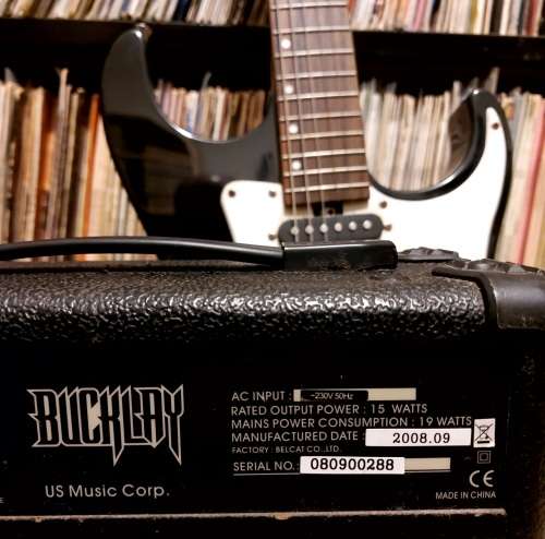 Electric Guitar with 15W Amp Bucklay