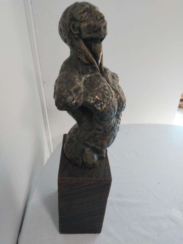 Kurt Lossgott sculpture Grimacing Man