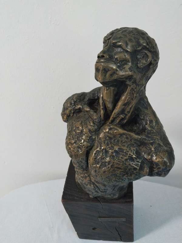 Kurt Lossgott sculpture Grimacing Man