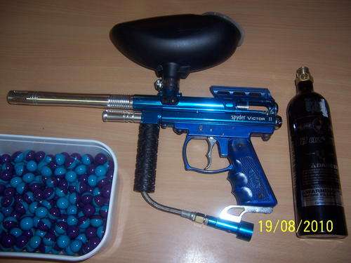 Spyder Victor II, 12 oz Gas Cylinder, Hopper & Paintballs - BARGAIN PRICE