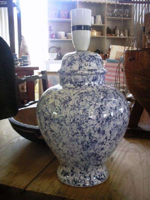 Single blue lamp base
