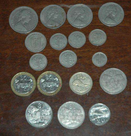 A NICE COLLECTION OF RHODESIA AND ZIMBABWE CIRCULATED COINS