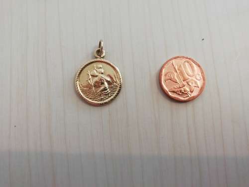 8ct Gold pendant