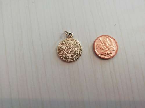 8ct Gold pendant