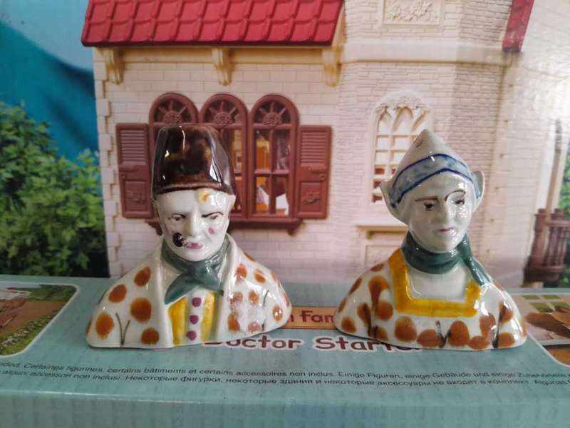 Two rare vintage salt and pepper shakers (Gouda Holland)