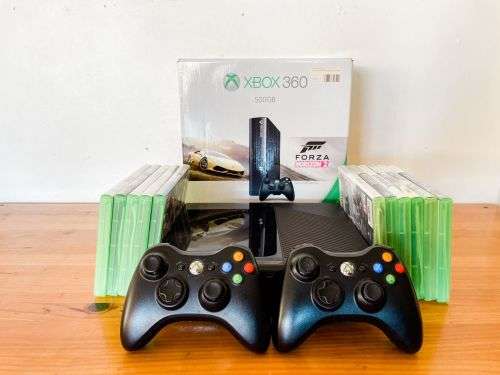 Boxed Xbox 360 500GB With 2 Controllers and 11 Games Good Condition! FREE SHIPPING!