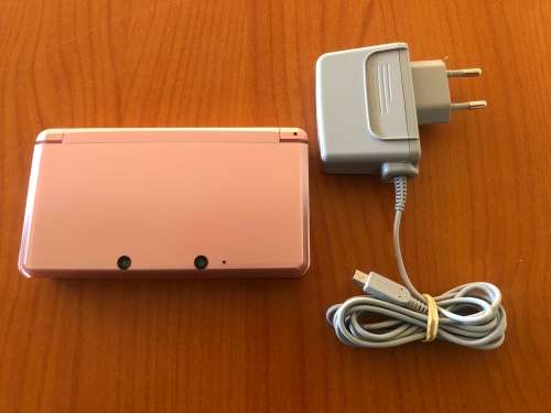 Nintendo 3DS Misty Pink Great Condition! (See Pics)