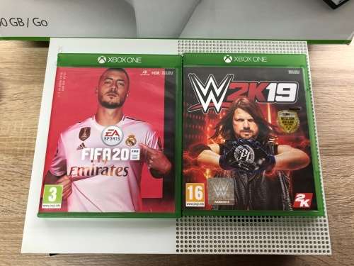 XBOX ONE S 500GB Console Bundle Boxed In Great Condition!