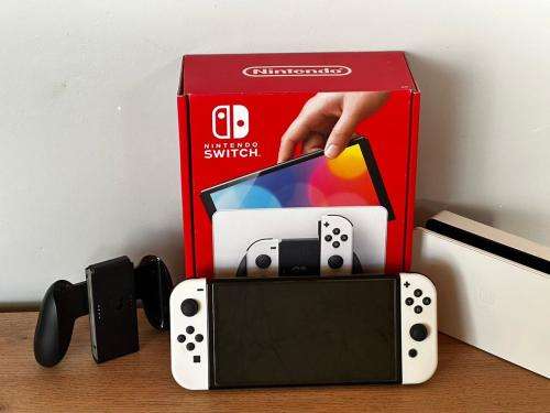 Nintendo Switch OLED Boxed In Great Condition Black & White!