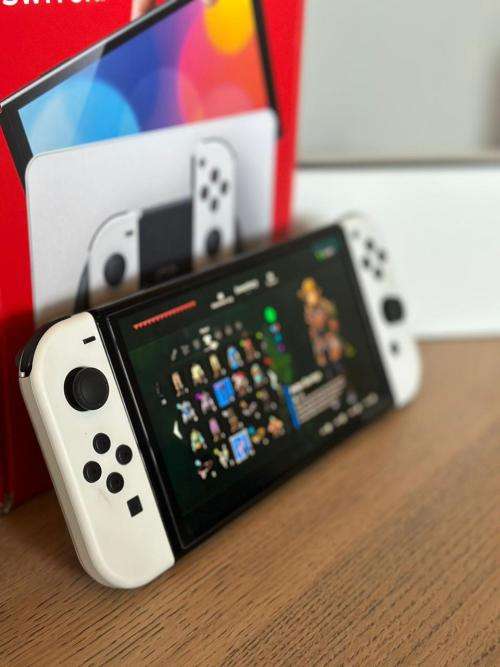 Nintendo Switch OLED Boxed In Great Condition Black & White!