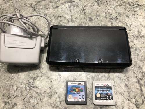 Nintendo 3DS Metallic Grey In Great Condition Plus Games & Memory Card!