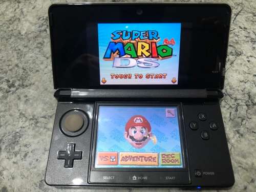 Nintendo 3DS Metallic Grey In Great Condition Plus Games & Memory Card!
