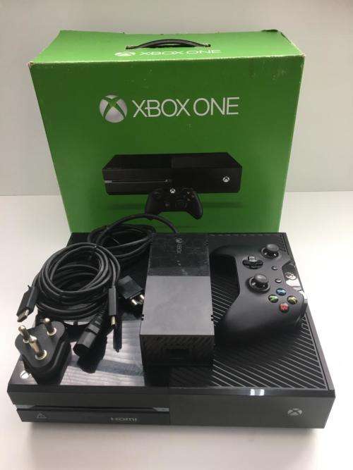 Xbox One 500 Gig Gaming Console + Controller Good Condition! ( Light Surface Scratches on Console )