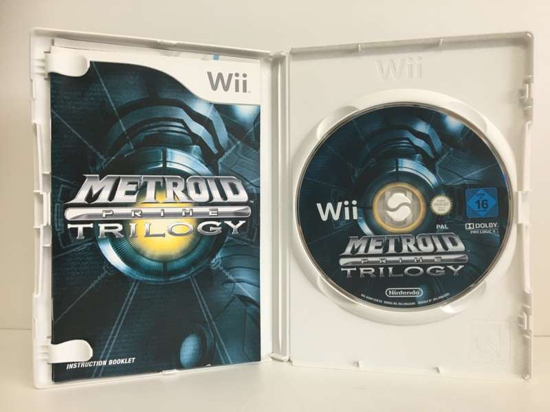 Metroid Prime Trilogy Nintendo WII Manual & History / Art Booklet Included Like New!
