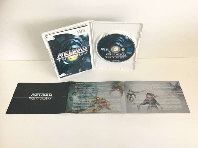 Metroid Prime Trilogy Nintendo WII Manual & History / Art Booklet Included Like New!