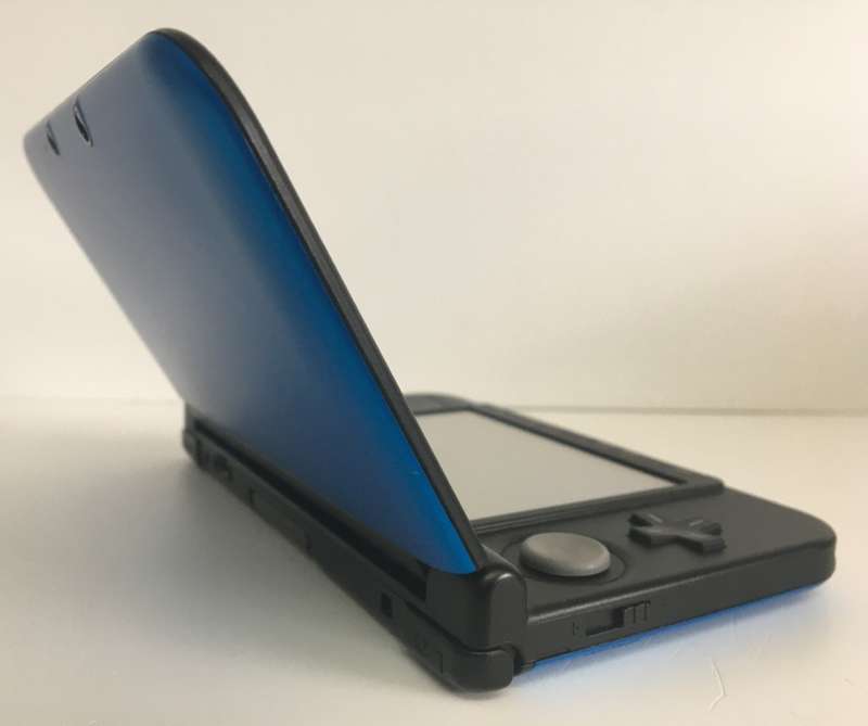 Nintendo  3DS Handheld Console XL - Blue/Black Immaculate Condition! ( Game Not Included )