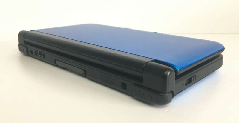 Nintendo  3DS Handheld Console XL - Blue/Black Immaculate Condition! ( Game Not Included )
