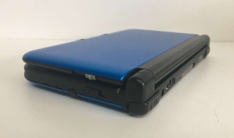 Nintendo  3DS Handheld Console XL - Blue/Black Immaculate Condition! ( Game Not Included )
