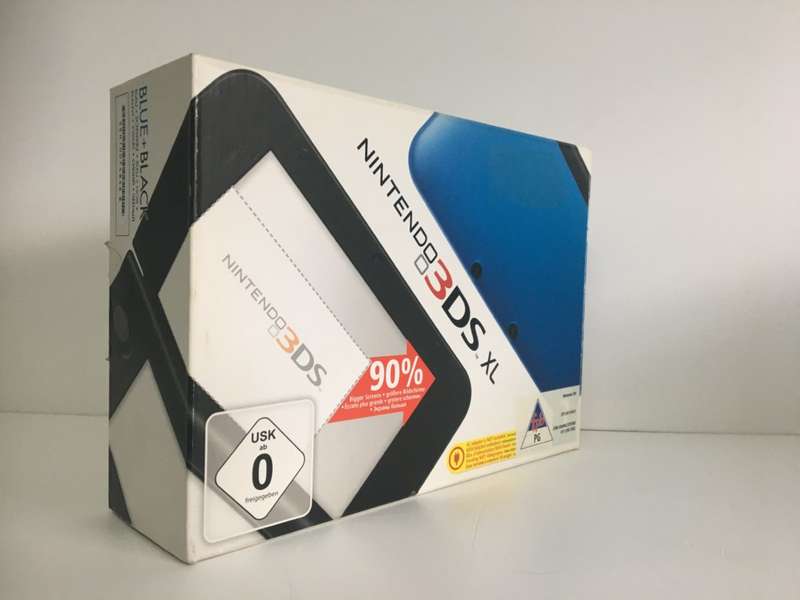 Nintendo  3DS Handheld Console XL - Blue/Black Immaculate Condition! ( Game Not Included )