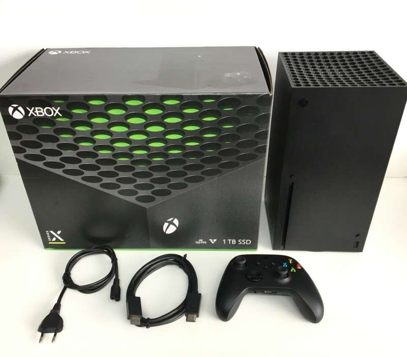 Xbox Series X 1TB SSD Console - Includes Xbox Series Wireless Controller Great Condition!