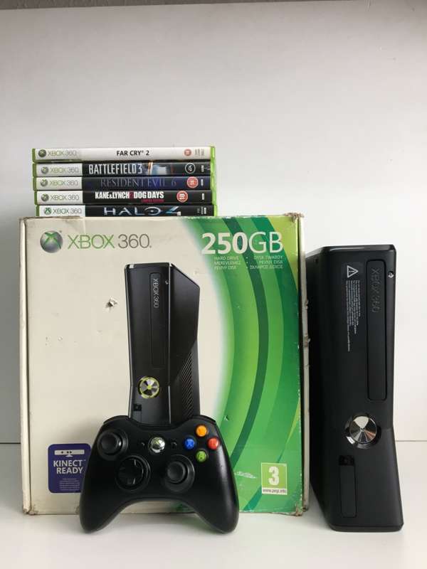 Xbox 360 Slim 250GB Boxed With Controller, PSU And 5 Game Titles Great Condition!