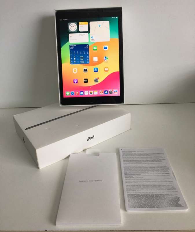 iPad 10.2-inch Model A2270 (8th gen) 32 GB Wi-Fi Only Space Grey Immaculate Condition!
