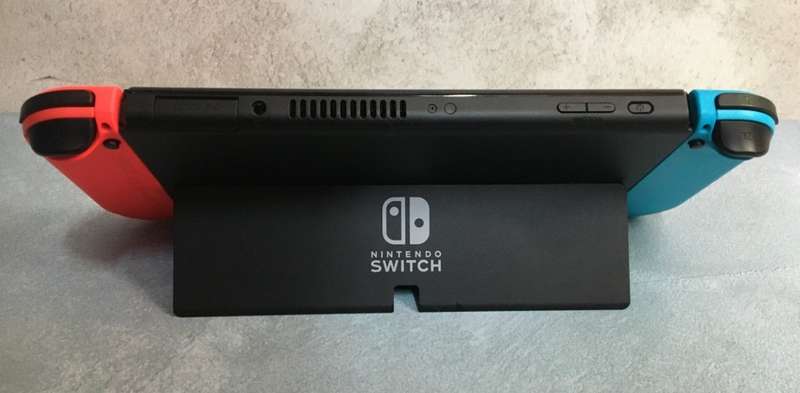 Nintendo Switch OLED Model HEG-001  64GB - Neon Red / Blue Boxed Great Condition!