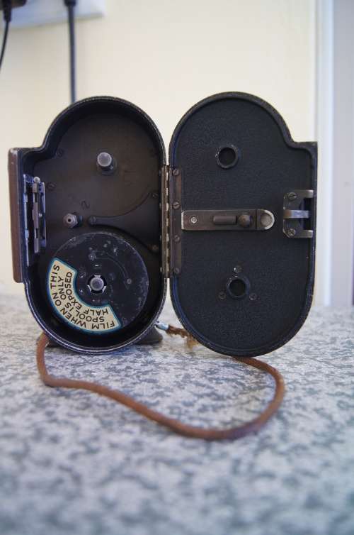 Bell & Howell Filmo portable cam