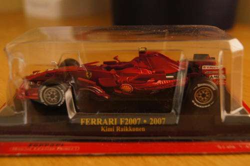 Ferrari F1 F2007 2007 Kimi Raikkonen 1:43 diecast model on base