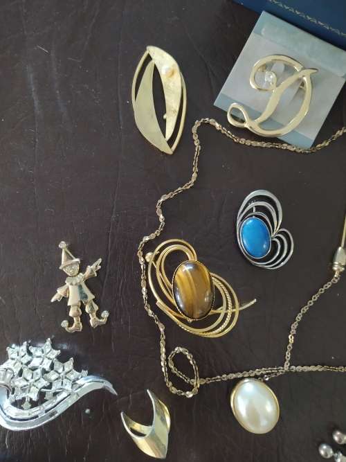 Great! Vintage costume jewellery lot
