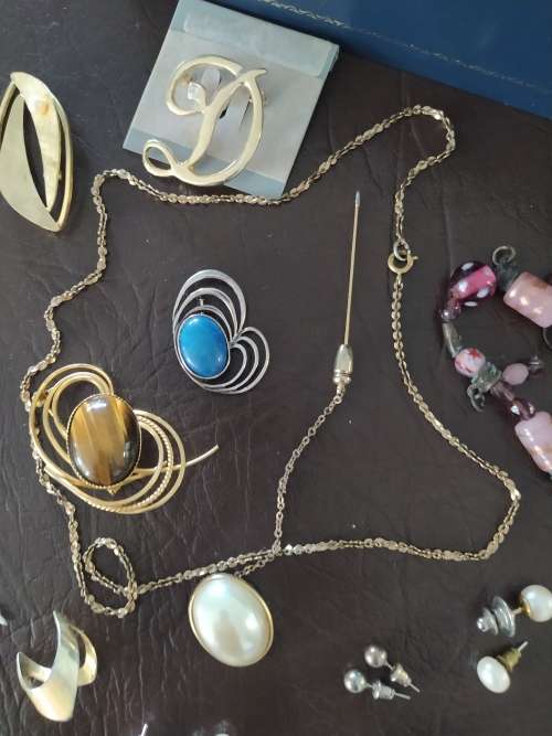 Great! Vintage costume jewellery lot